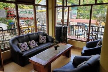 تختخواب و صبحانه Jade Green Rest Inn
