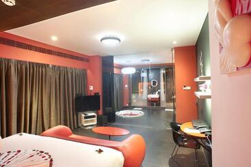 Fahrenheit Hotels & Resorts