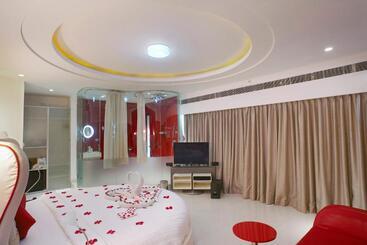 Fahrenheit Hotels & Resorts