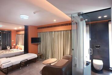 Fahrenheit Hotels & Resorts