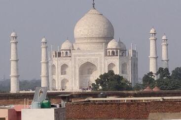 Joey S Hostel Agra