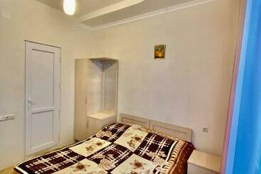 پانسیون Anna Hostel