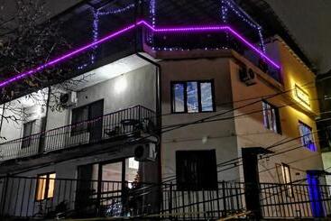 پانسیون Guest House Royal Comfort With Terrace