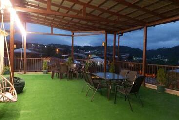 پانسیون Guest House Royal Comfort With Terrace