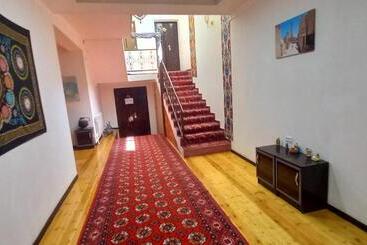 پانسیون Khiva Tosh Darvoza & Trip Service
