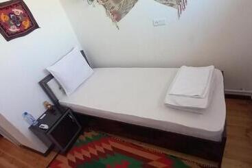 پانسیون Khiva Tosh Darvoza & Trip Service