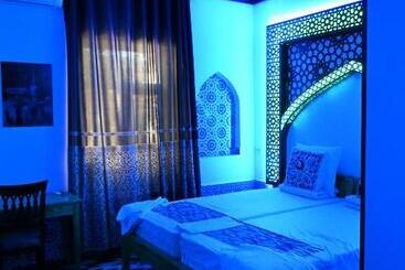 پانسیون Khiva Tosh Darvoza & Trip Service