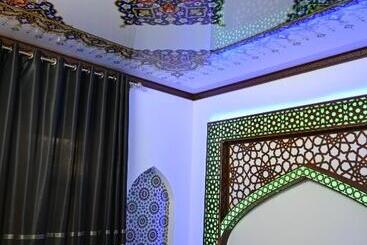 پانسیون Khiva Tosh Darvoza & Trip Service