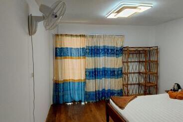 پانسیون Sunny Bungalow