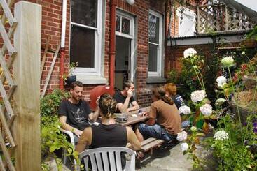 هاستل Chalet Backpackers
