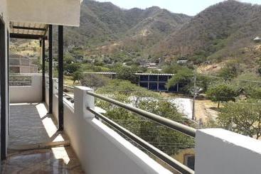هاستل Hostal Casa Yhoanny