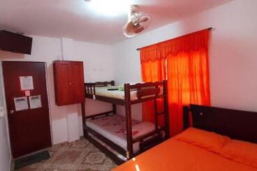 هاستل Hostal Casa Yhoanny