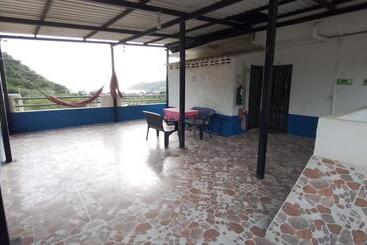 هاستل Hostal Casa Yhoanny