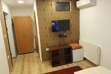 B&b Bazeni