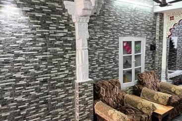 تختخواب و صبحانه Jag Niwas Guest House & Pure Veg Restaurant