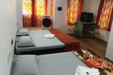 تختخواب و صبحانه Jag Niwas Guest House & Pure Veg Restaurant