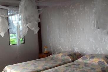 تختخواب و صبحانه Liwayway Sa Bohol Pamilacan Resort