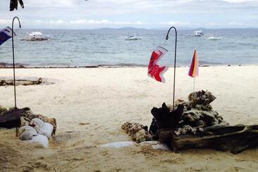 تختخواب و صبحانه Liwayway Sa Bohol Pamilacan Resort