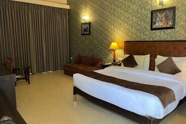 Click Resort Corbett Tiger Den