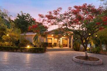 Click Resort Corbett Tiger Den