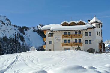 هتل B&b Garni Serena