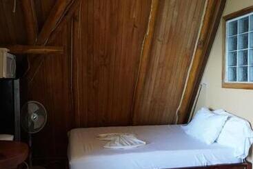 هتل Cabinas Jimenez