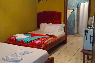 هتل Cabinas Jimenez