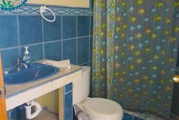 هتل Cabinas Jimenez
