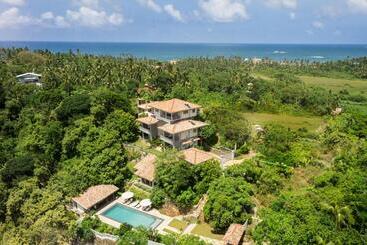 هتل The Horizon Hill Top Villa