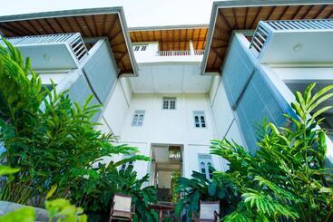 هتل The Horizon Hill Top Villa