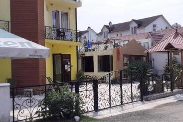 هتل Villa Ureki