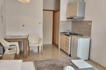 پانسیون Apartments Nemira