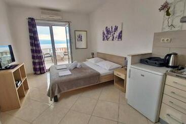 پانسیون Apartments Nemira