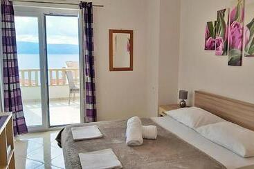 پانسیون Apartments Nemira