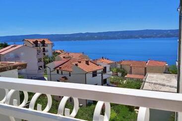 پانسیون Apartments Nemira