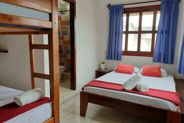 פנסיון Cocoa Inn Hostal