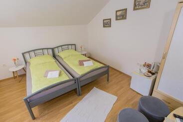 پانسیون Guest House Stari