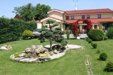 膳宿费 Penzion 77   Garni