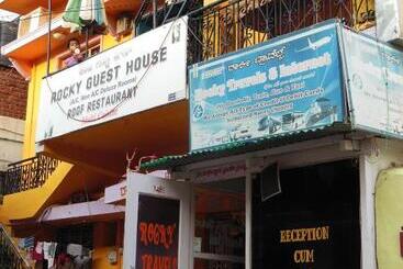 پانسیون Rocky Guesthouse