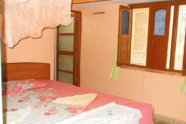 پانسیون Rocky Guesthouse