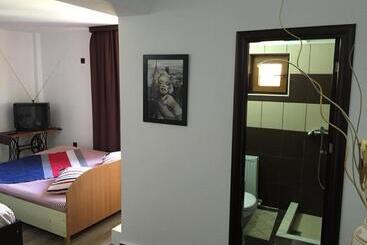 پانسیون Vila Khalo