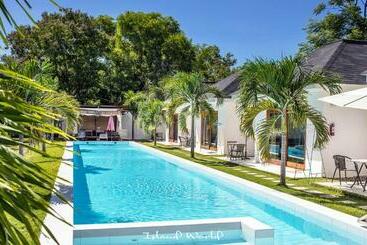 استراحتگاه Island World Panglao