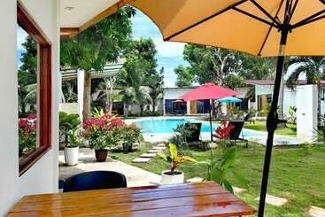 استراحتگاه Island World Panglao