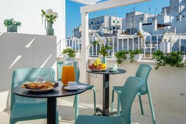 تختخواب و صبحانه La Bella Ostuni Suites