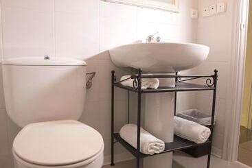پانسیون Hostal Boreal Mistral