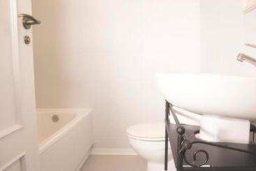 پانسیون Hostal Boreal Mistral