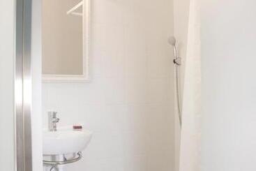 پانسیون Hostal Boreal Mistral