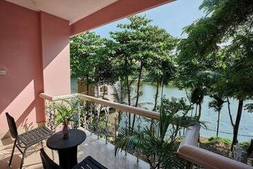 Foy S Lake Resort