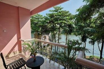 Foy S Lake Resort