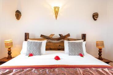 هتل Natural Kendwa Villa